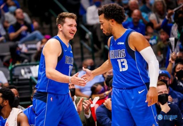 不少球迷用 不少球迷用