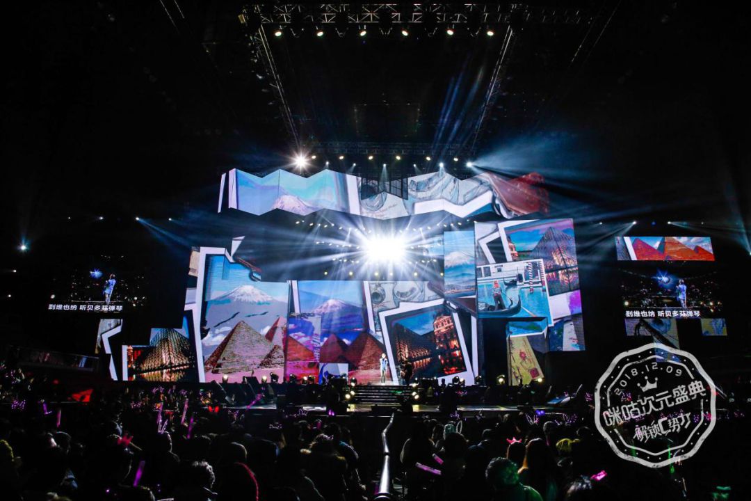 俱乐部与球 俱乐部与球